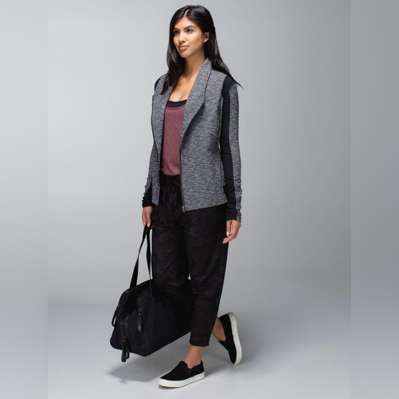 Lululemon Women’s Bhakti Yoga Jacket Size 4 Zip up Pockets Coco Pique  / Black - Picture 1 of 16